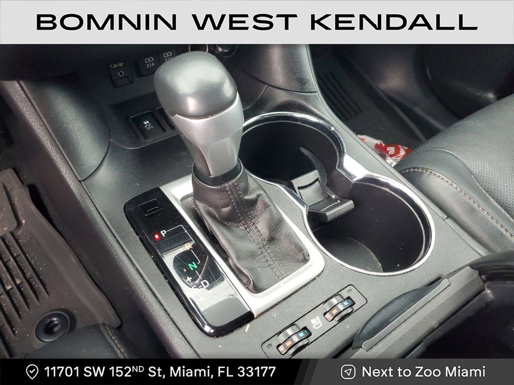 Used 2017 Toyota Highlander Limited image 28