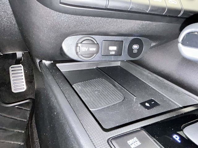 Certified 2025 Hyundai Elantra Sport FWD image 18