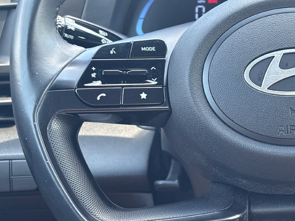 Used 2025 Hyundai Elantra Sport FWD image 13