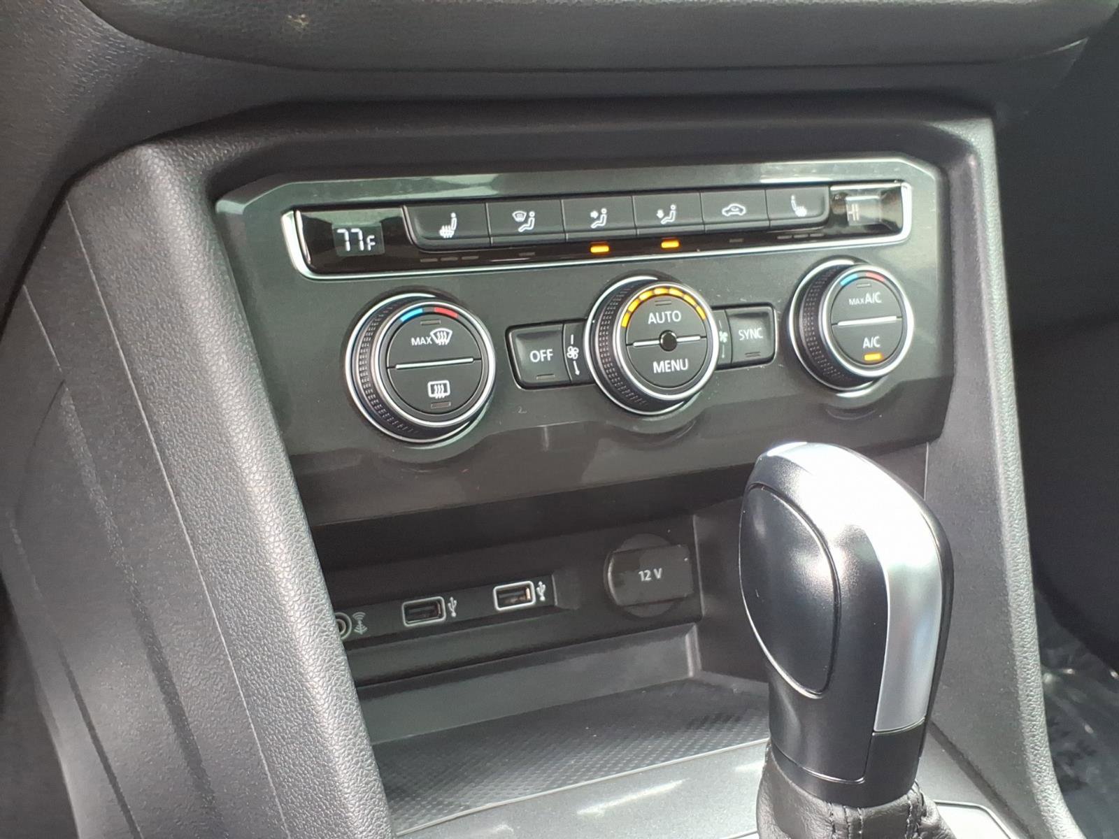 Used 2018 Volkswagen Tiguan SEL image 13
