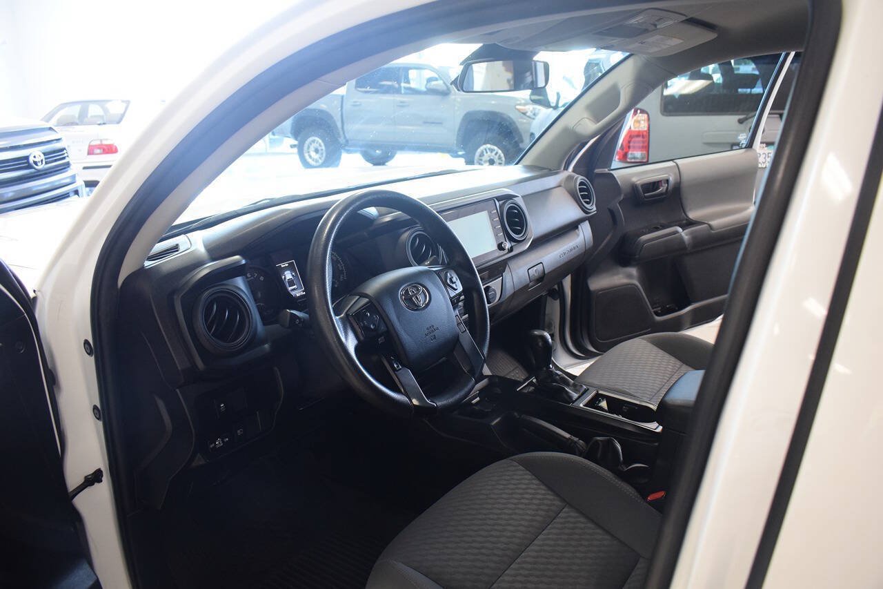 Used 2022 Toyota Tacoma SR AWD/4WD image 16