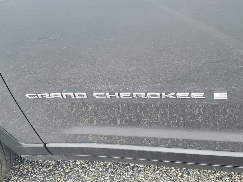 Used 2023 Jeep Grand Cherokee L Laredo image 29