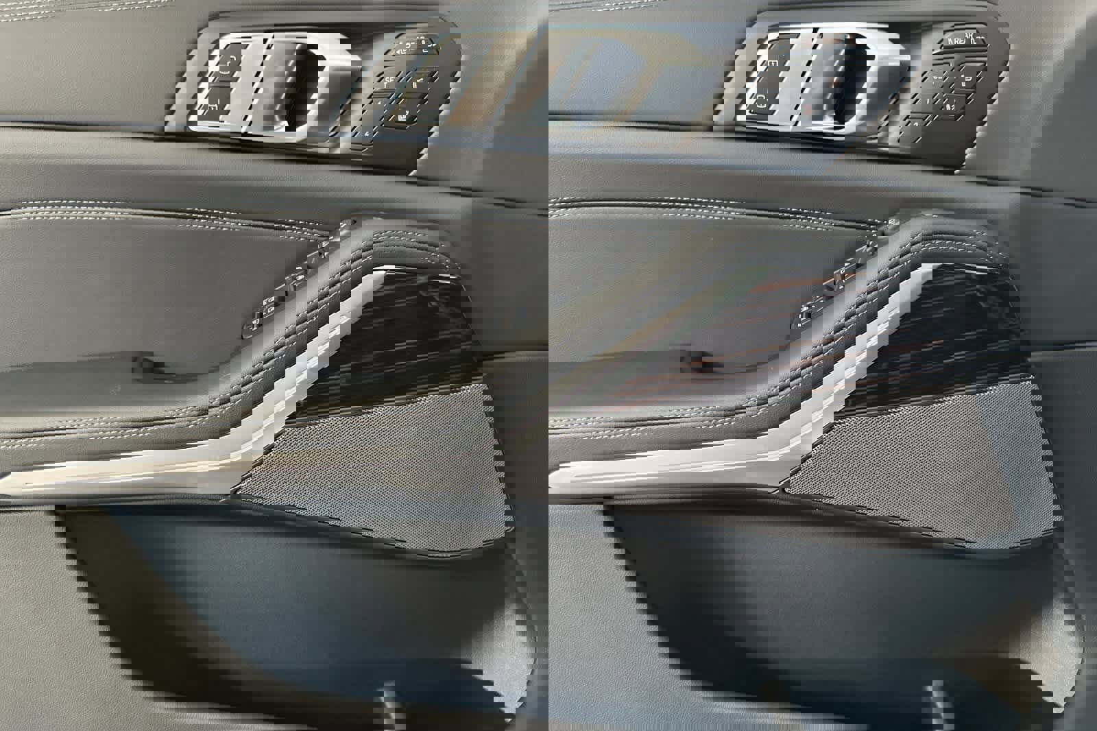 Used 2026 BMW X7 xDrive40i w/ Executive Package image 12