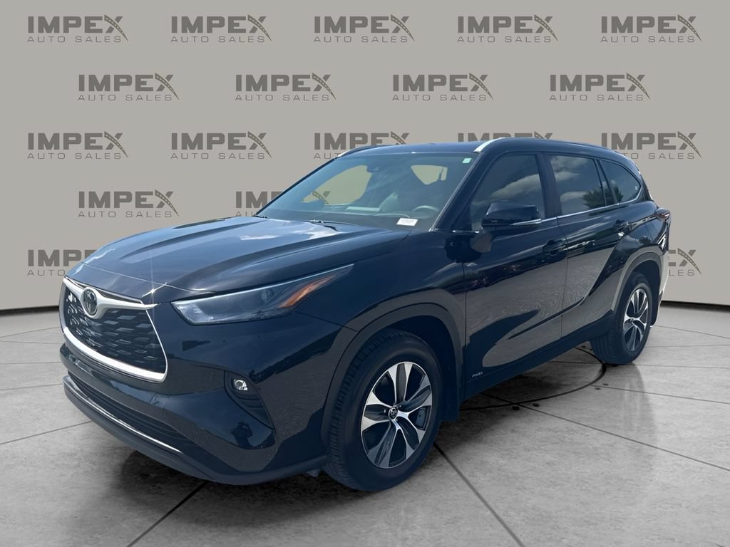 Used 2025 Toyota Highlander XLE