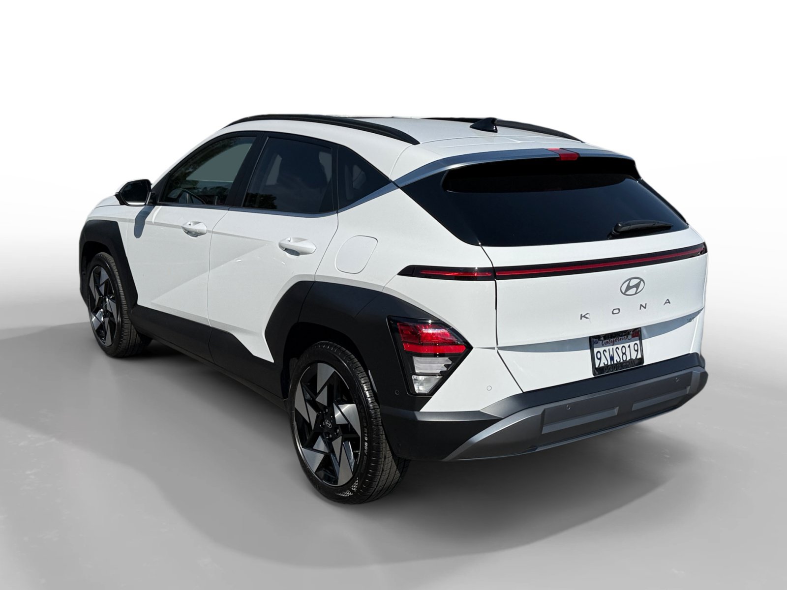 Certified 2025 Hyundai Kona Limited FWD image 3