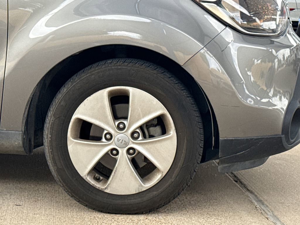 Used 2016 Kia Soul FWD image 6