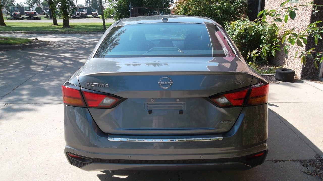Used 2023 Nissan Altima 2.5 SV image 5