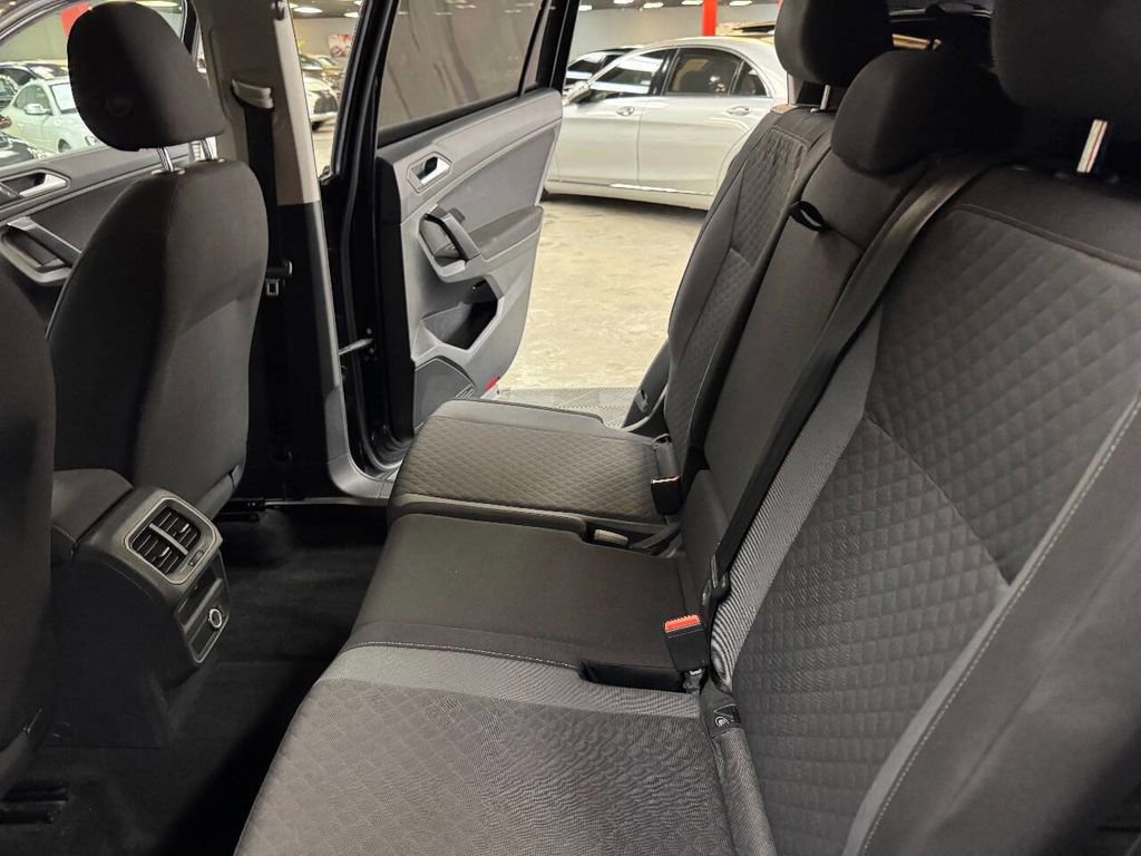 Used 2019 Volkswagen Tiguan S FWD image 42
