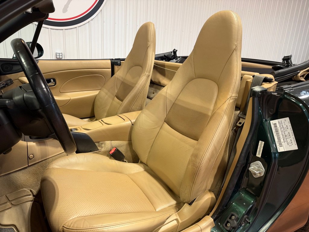 Used 2001 MAZDA MX-5 Miata RWD image 20