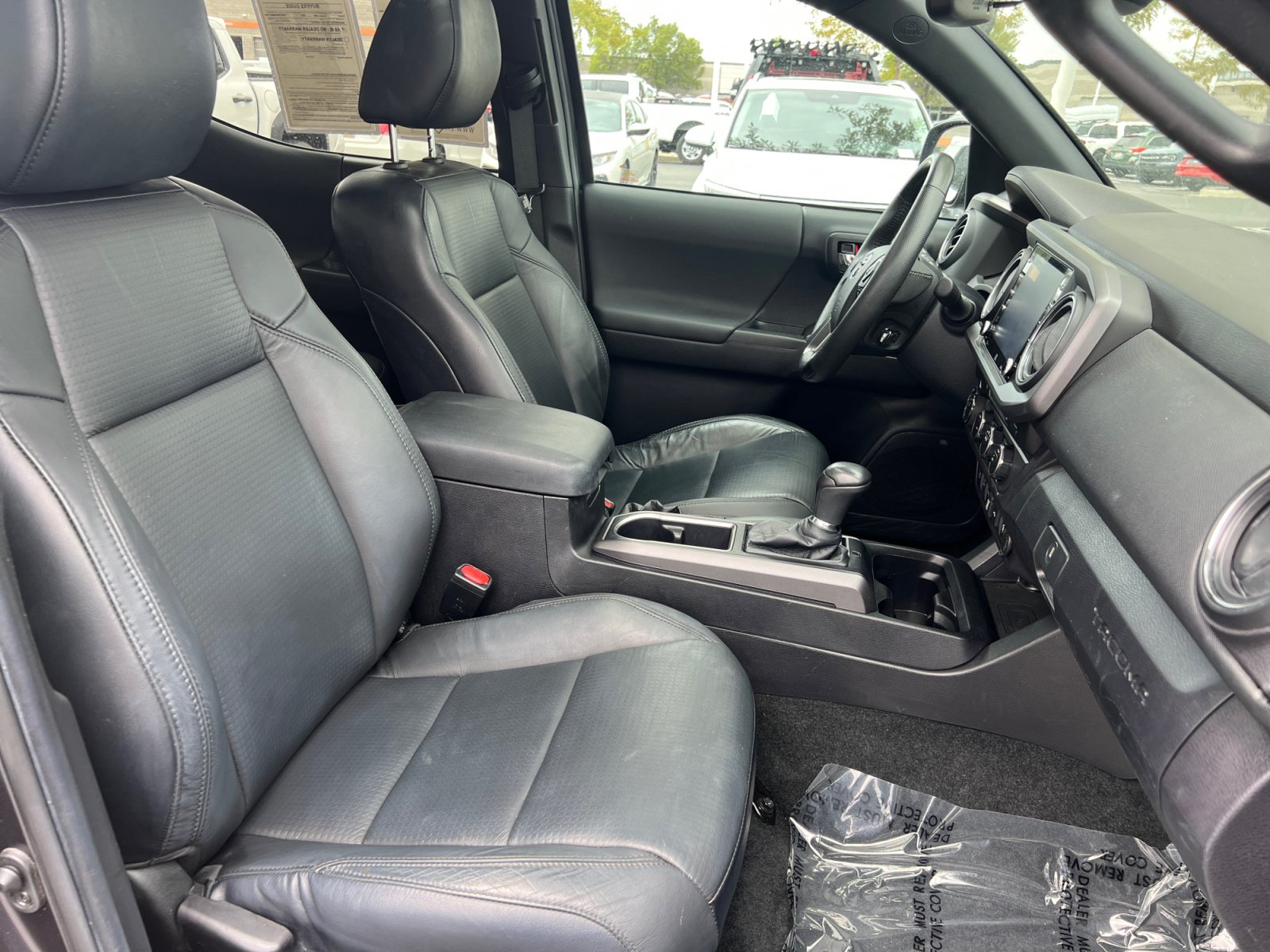 Used 2021 Toyota Tacoma TRD Off-Road w/ TRD Premium Off Road Package AWD/4WD image 32