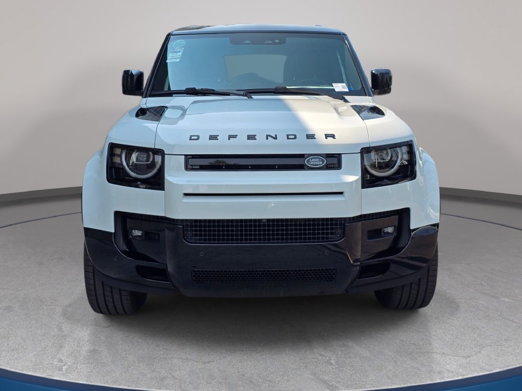 New 2026 Land Rover Defender 130 X-Dynamic SE AWD/4WD image 2