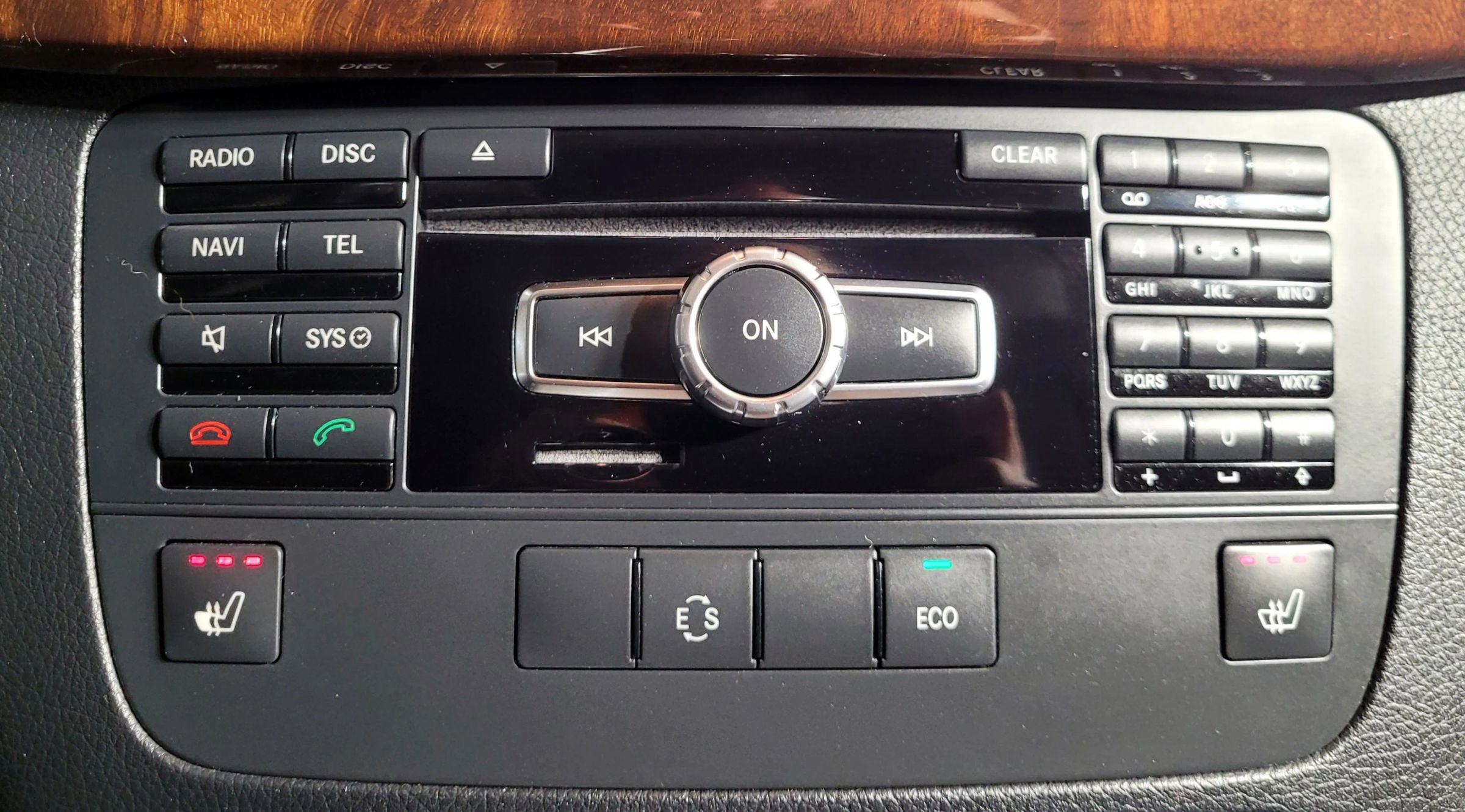 Used 2015 Mercedes-Benz GLK 350 4MATIC image 32