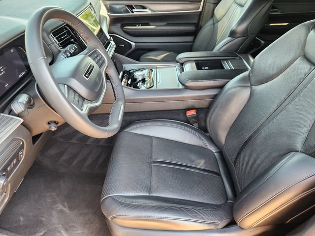 Certified 2024 Jeep Wagoneer L Series II w/ Flexible Seating Group AWD/4WD image 12