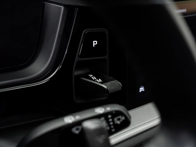 Certified 2024 Porsche Cayenne AWD/4WD image 19