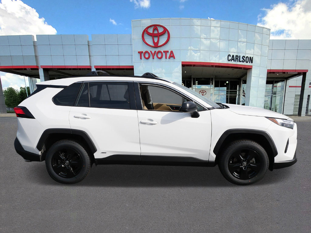 Certified 2025 Toyota RAV4 LE AWD/4WD image 4