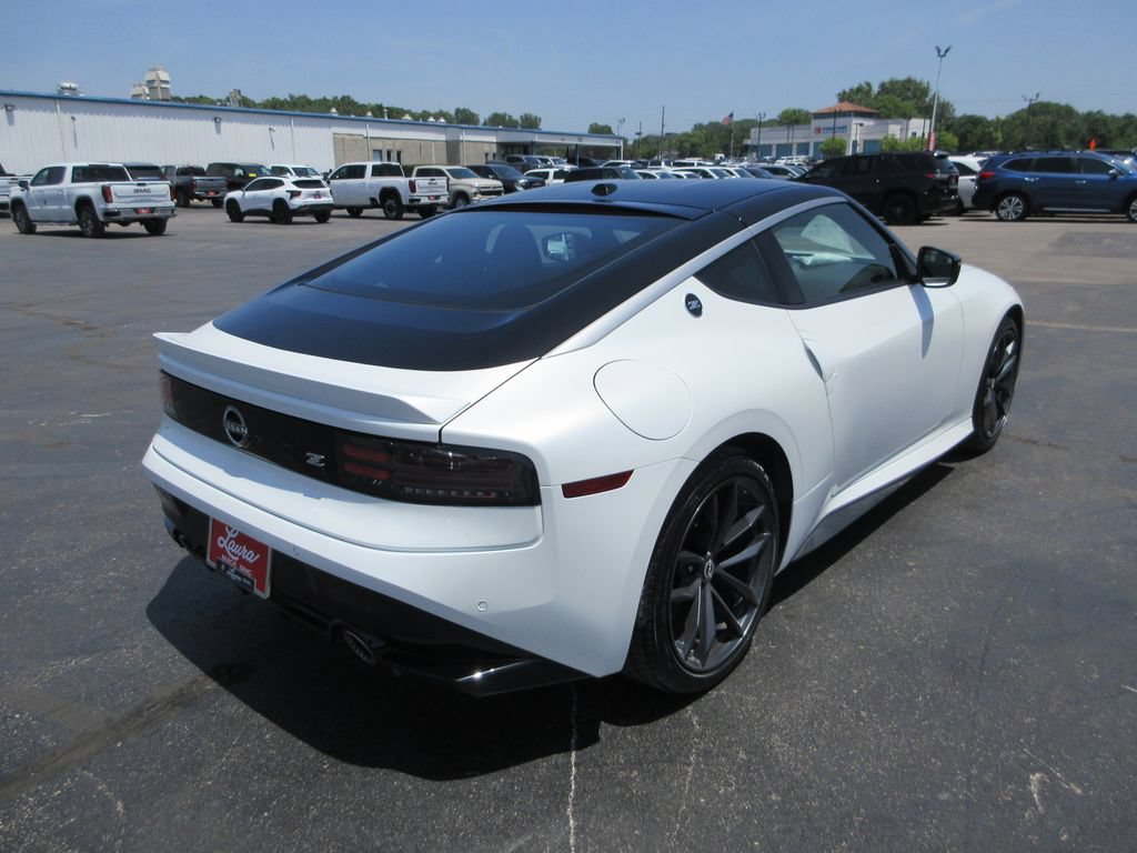 Used 2024 Nissan Z Performance w/ Floor Mat Package RWD image 6