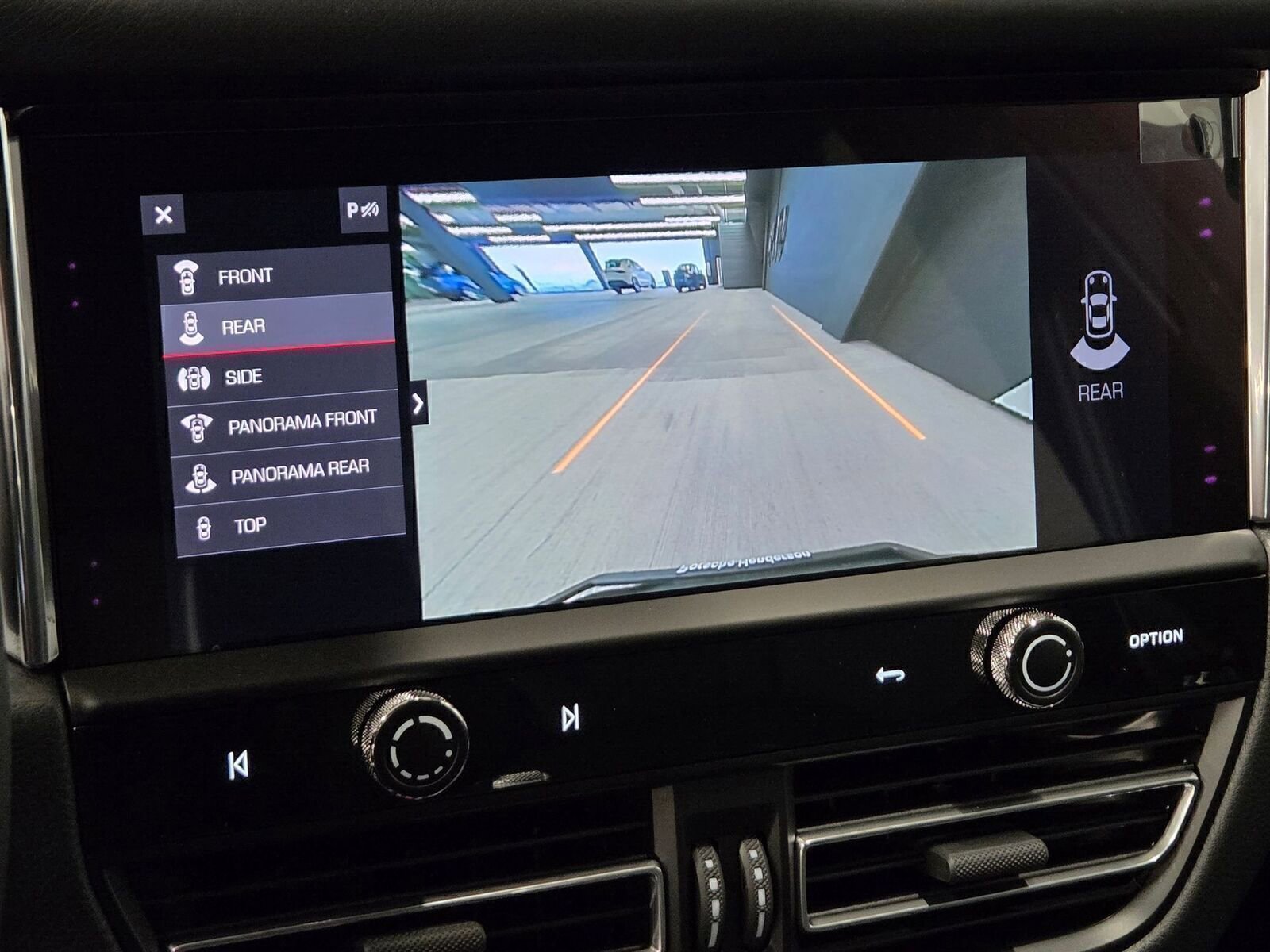 Certified 2026 Porsche Macan Turbo AWD/4WD image 23