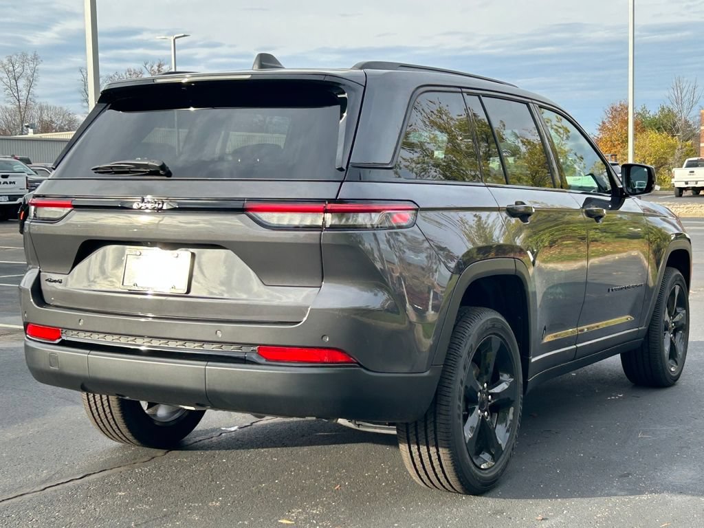 New 2025 Jeep Grand Cherokee Altitude AWD/4WD image 7
