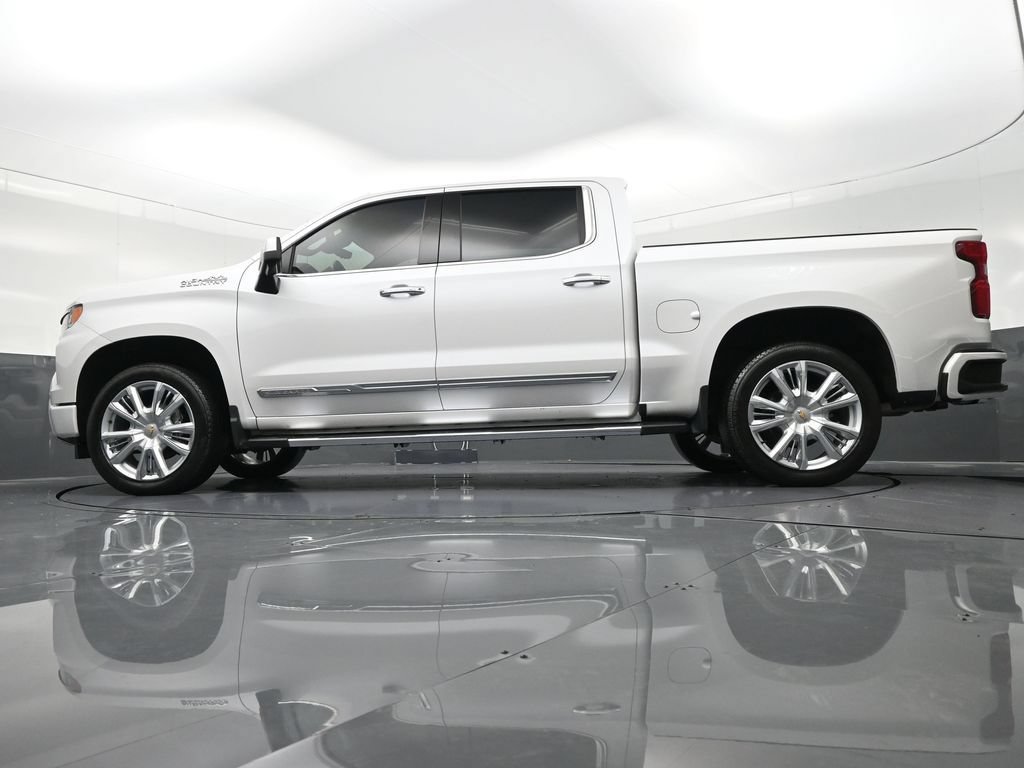 Used 2025 Chevrolet Silverado 1500 High Country w/ High Country Premium Package AWD/4WD image 24