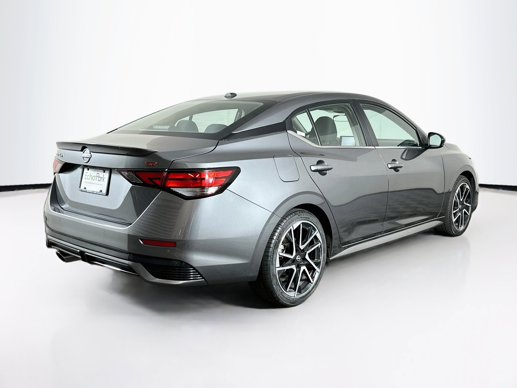 Used 2025 Nissan Sentra SR FWD image 9