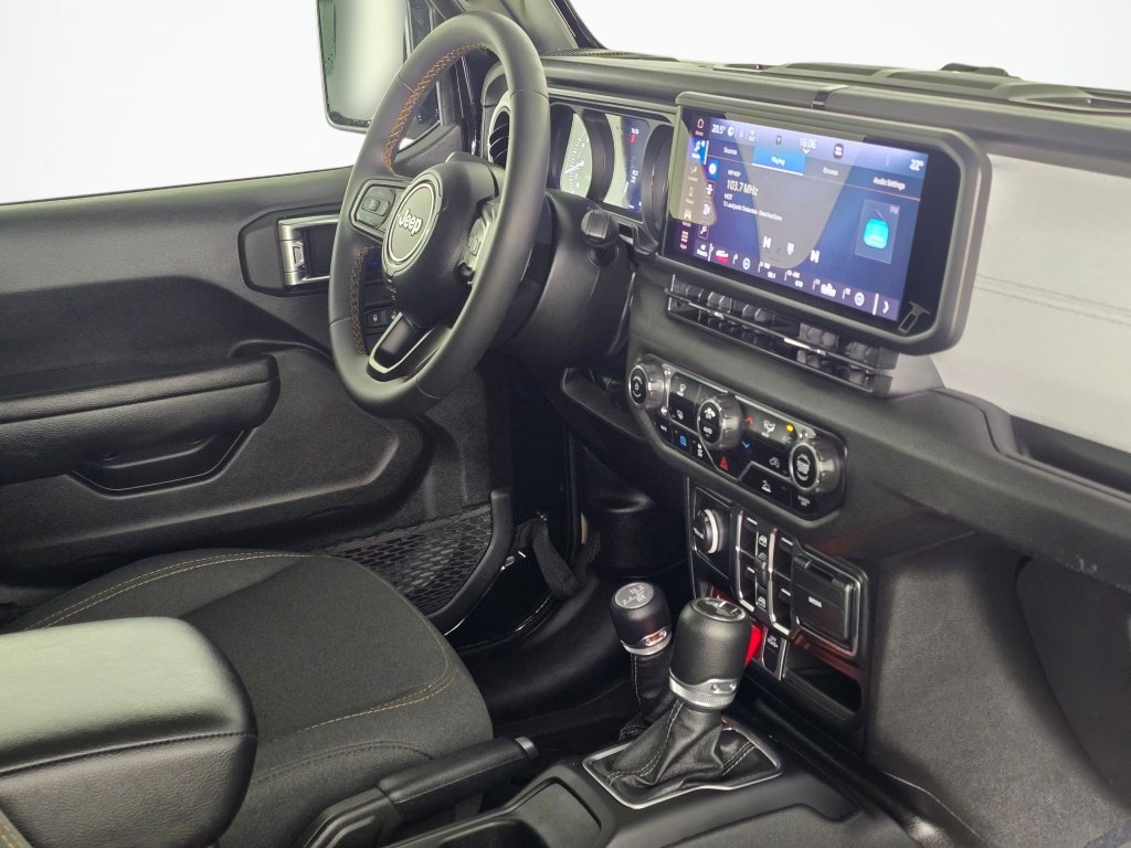 Used 2024 Jeep Wrangler Unlimited AWD/4WD image 28