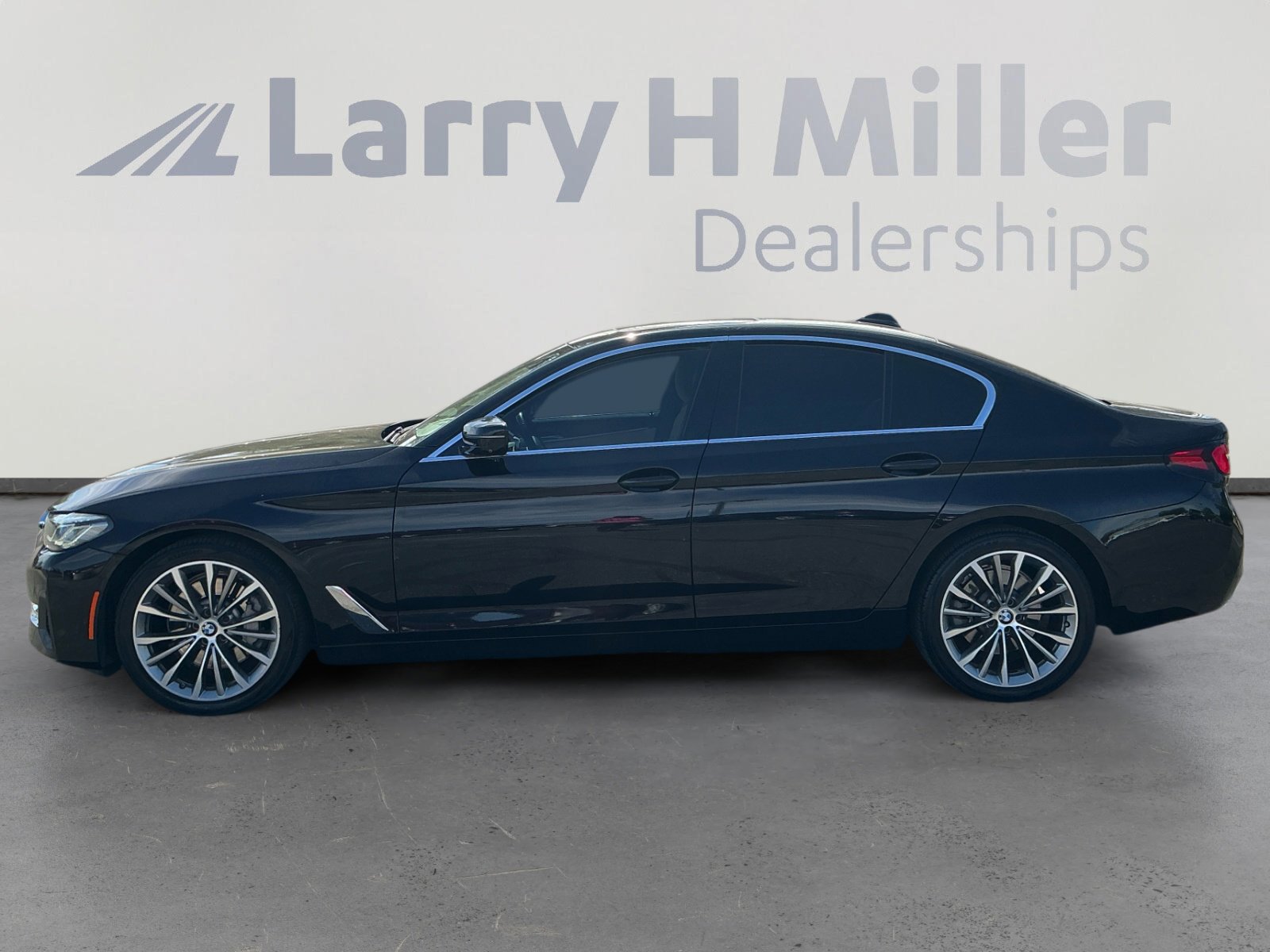 Used 2021 BMW 530i w/ Convenience Package image 2