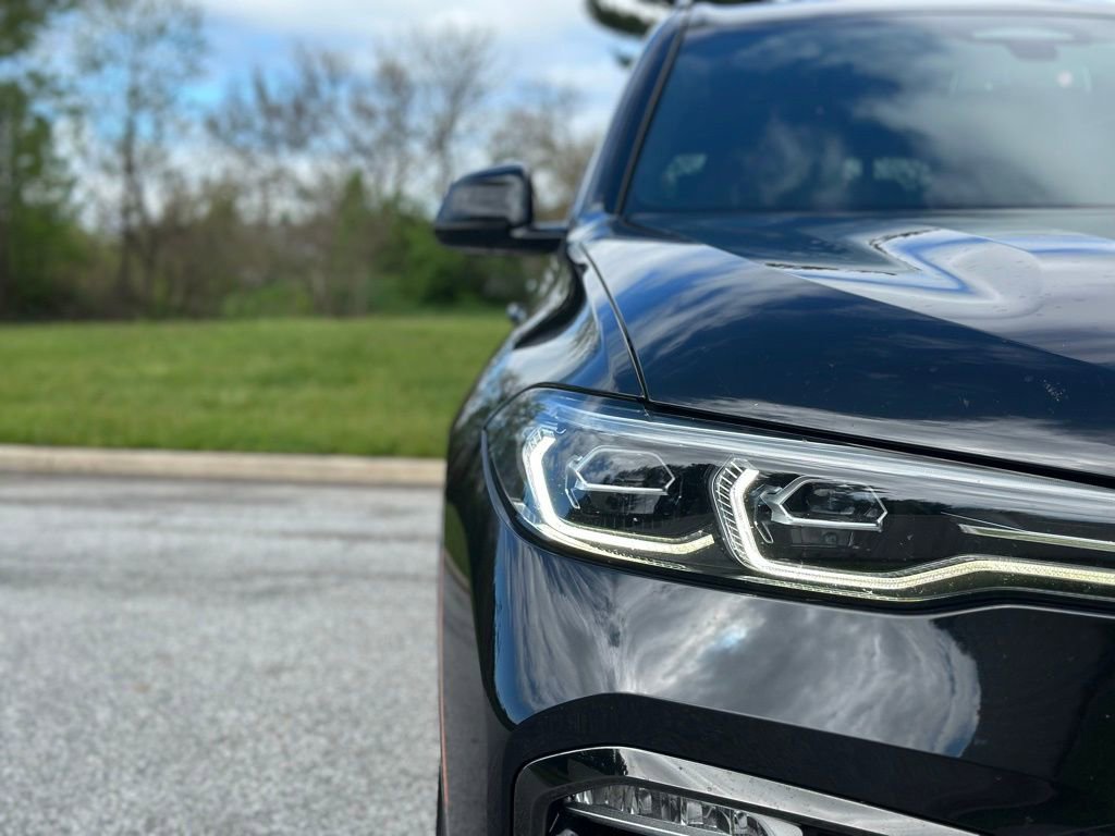 Used 2021 BMW X7 xDrive40i w/ M Sport Package AWD/4WD image 10