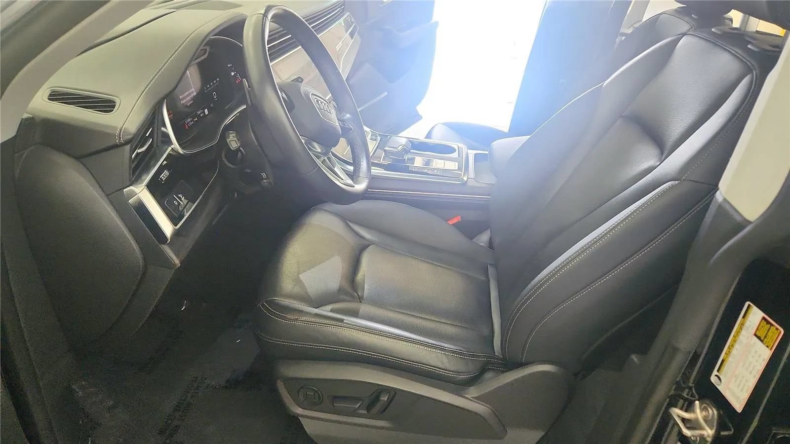 Used 2022 Audi Q8 Prestige AWD/4WD image 15