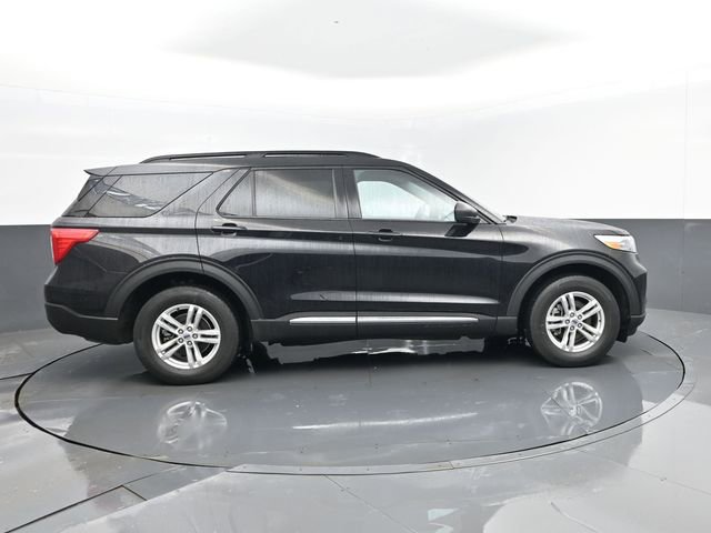 Used 2023 Ford Explorer XLT w/ Equipment Group 202A image 4