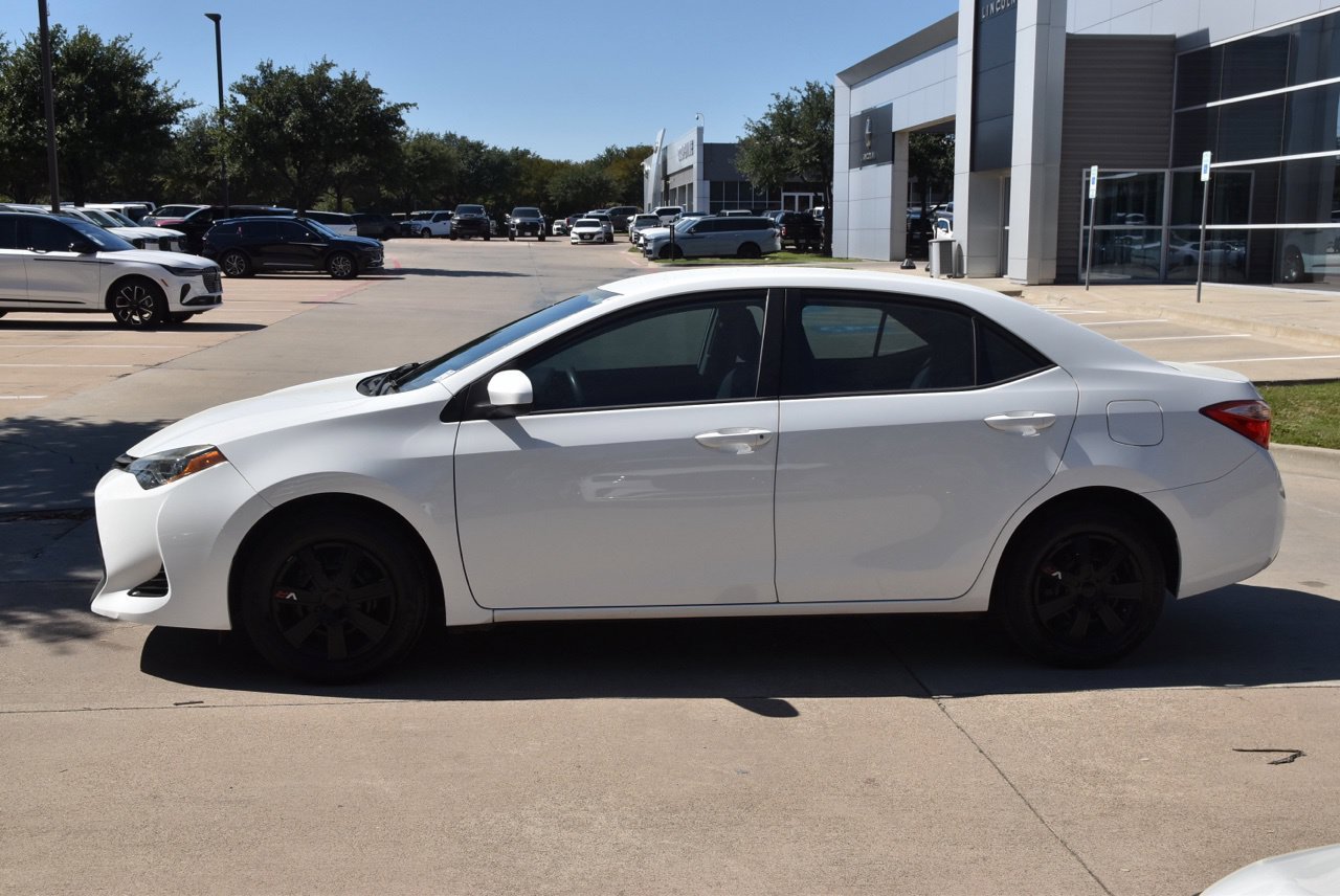 Used 2018 Toyota Corolla L FWD image 12
