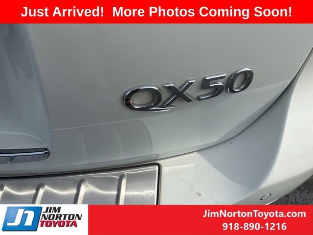 Used 2017 INFINITI QX50 AWD w/ Deluxe Touring Package image 7