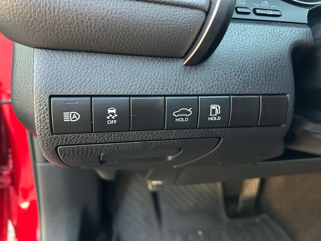 Used 2024 Toyota Camry SE image 18