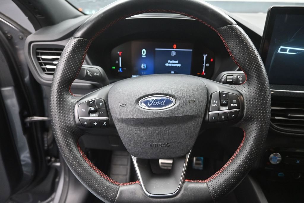 Certified 2023 Ford Escape ST-Line w/ Tech Pack #1 FWD image 3