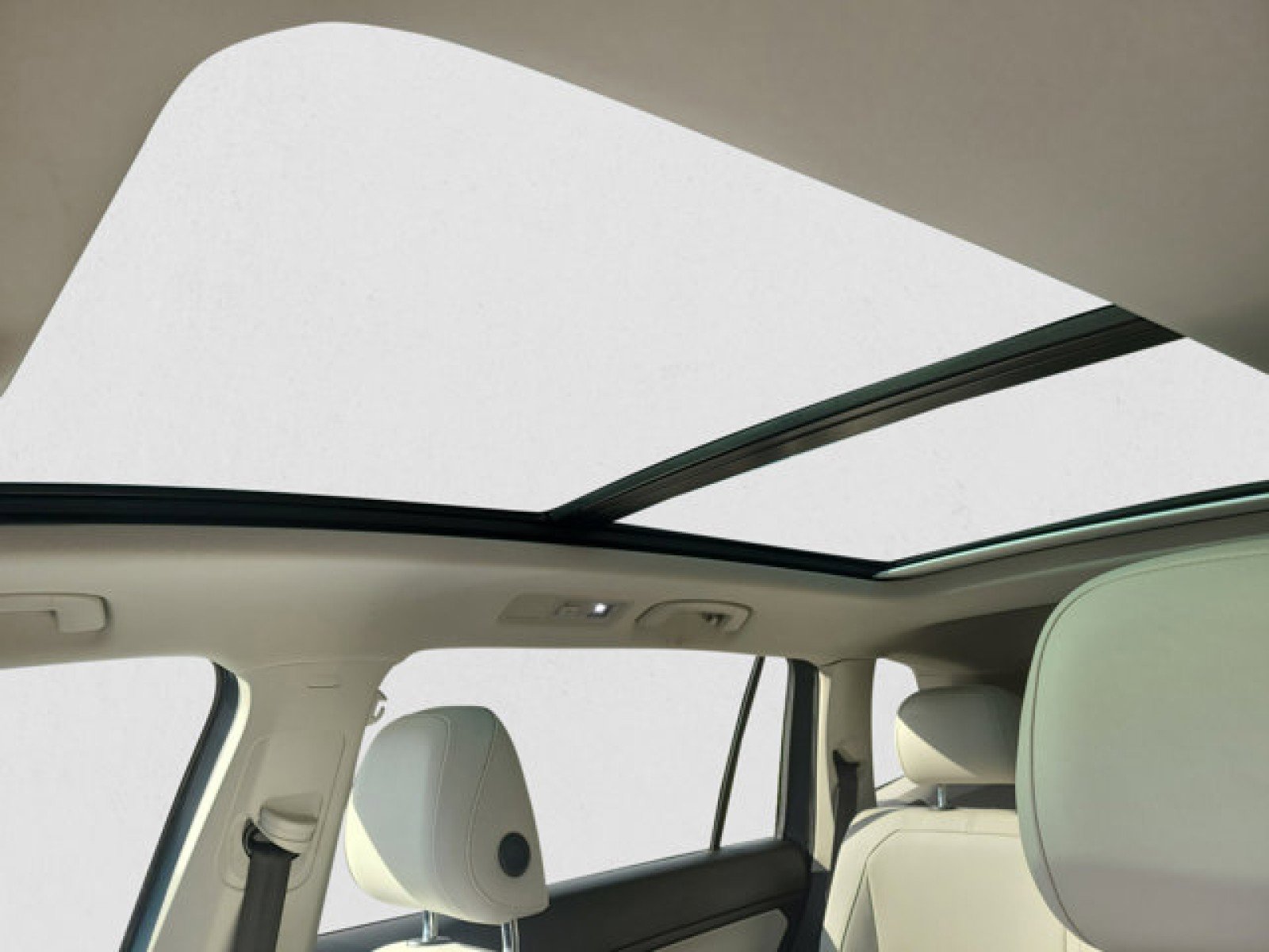 Used 2018 Volkswagen Tiguan SEL image 13