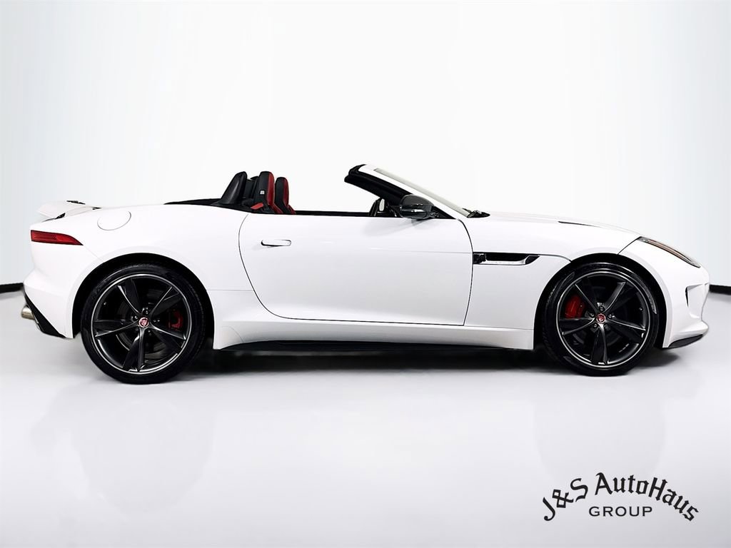 Used 2016 Jaguar F-TYPE R image 8