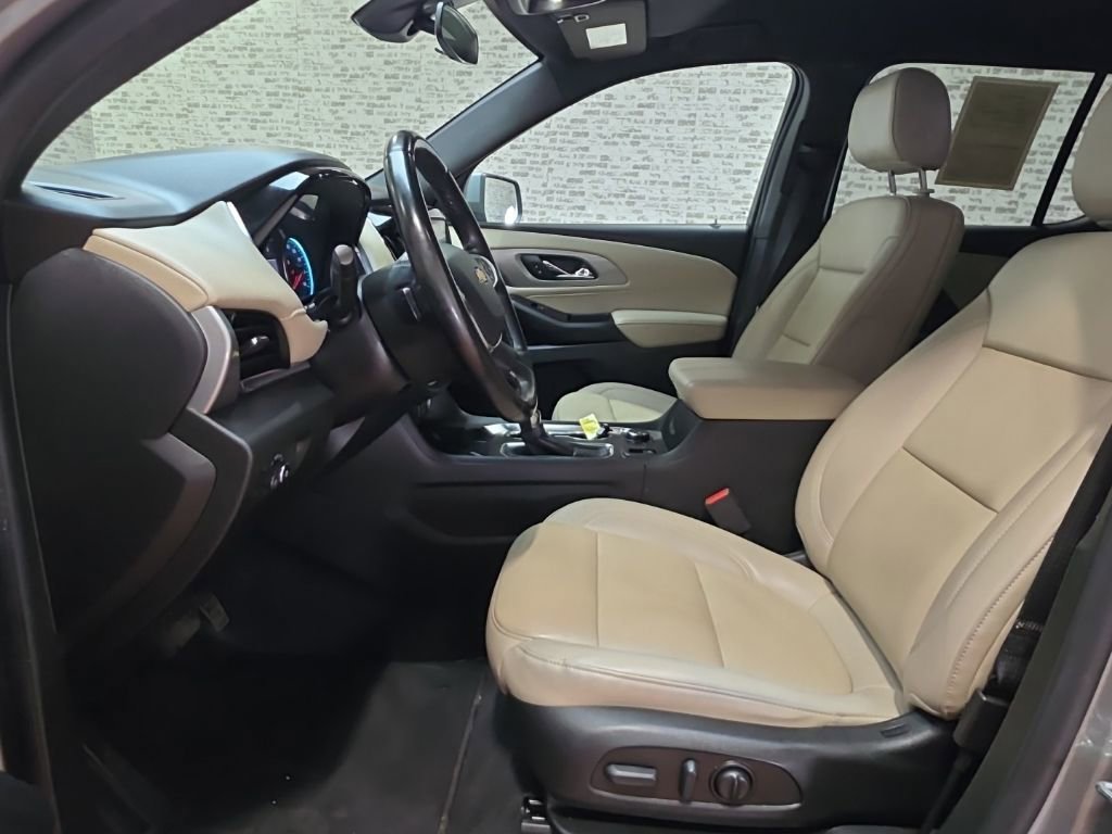 Used 2023 Chevrolet Traverse LT AWD/4WD image 21