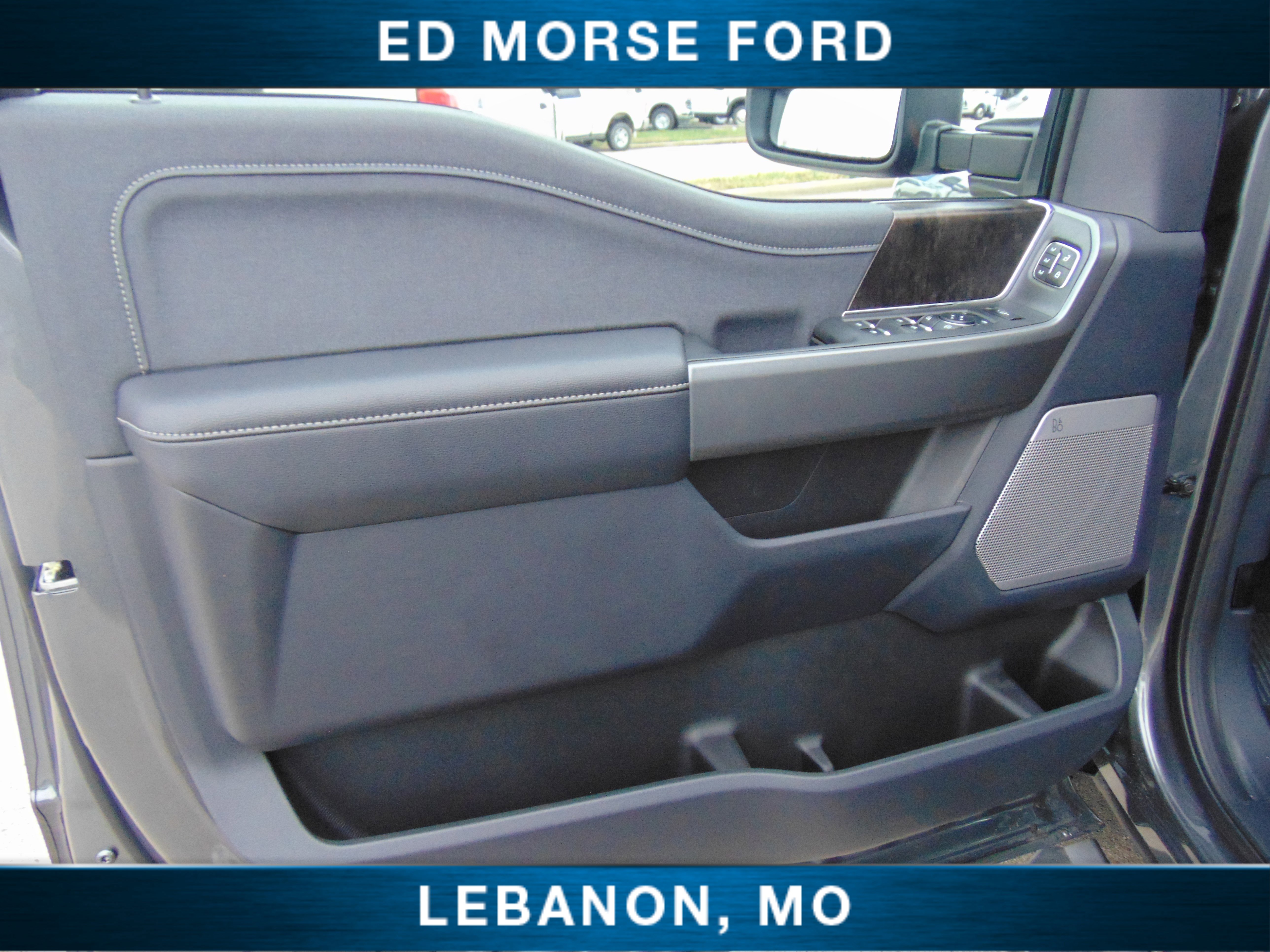 New 2026 Ford F250 Lariat w/ Black Appearance Package image 18
