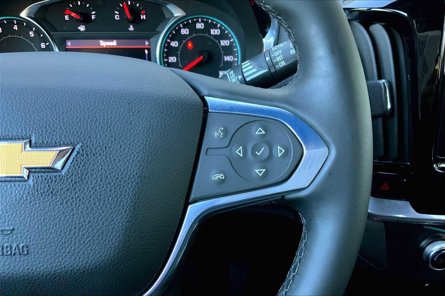 Used 2023 Chevrolet Traverse LT image 24