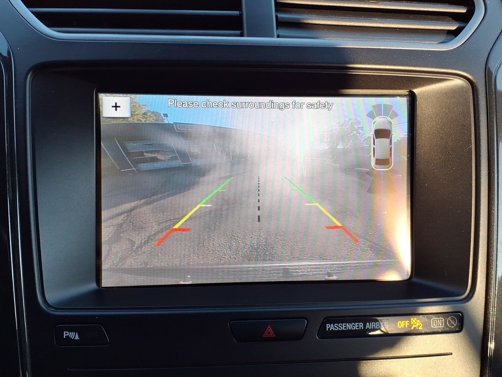 Used 2019 Ford Explorer XLT w/ Equipment Group 202A AWD/4WD image 17