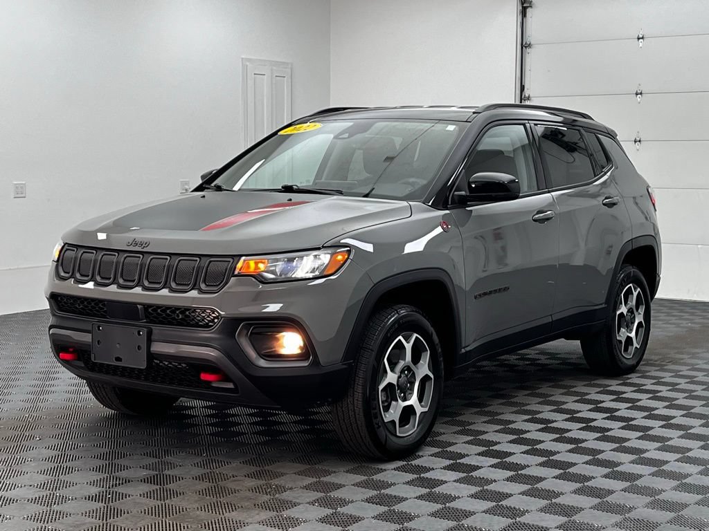 Used 2022 Jeep Compass Trailhawk AWD/4WD image 2