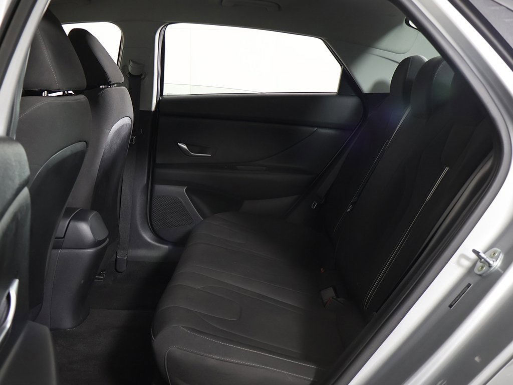 Used 2023 Hyundai Elantra SEL image 27