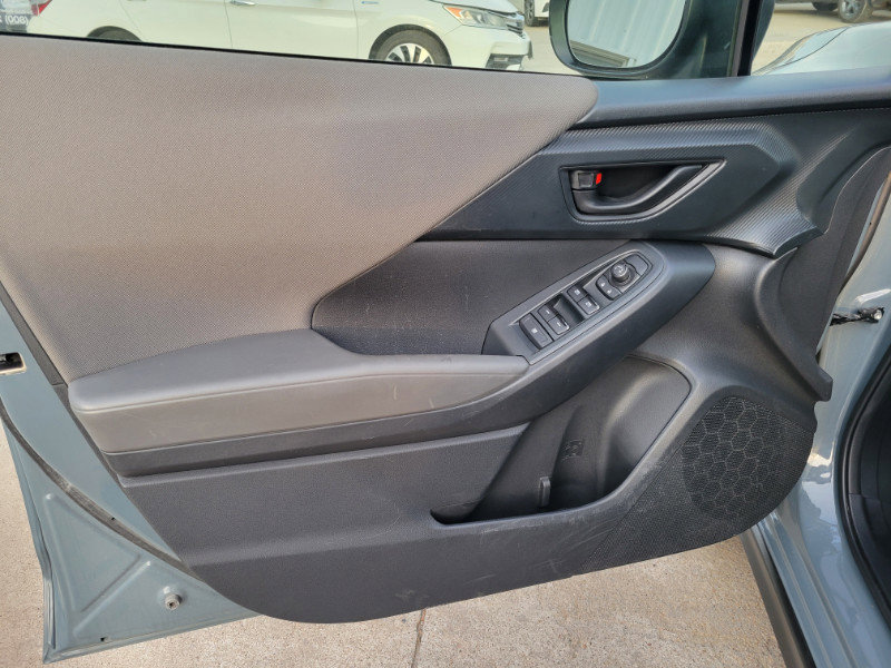 Used 2025 Subaru Crosstrek 2.0i image 11