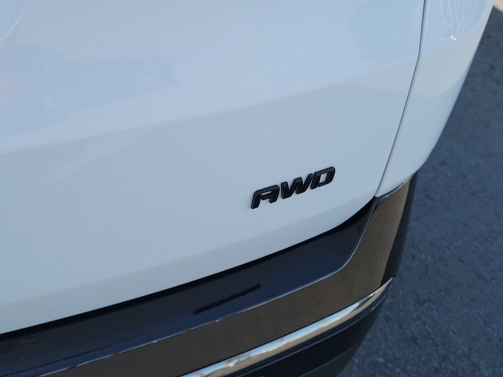 Used 2023 Chevrolet Traverse Premier w/ Redline Edition AWD/4WD image 26
