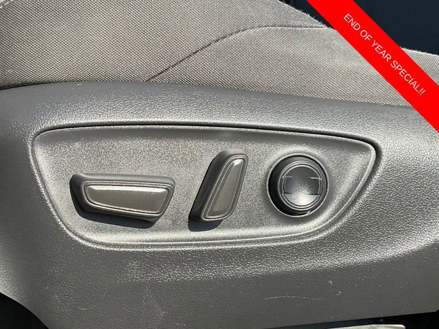 Used 2021 Toyota Venza LE image 10