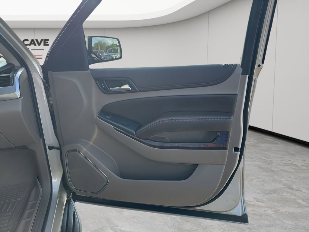 Used 2016 Chevrolet Suburban LS image 13