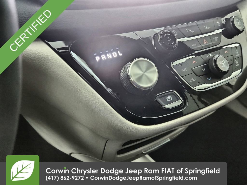 Certified 2023 Chrysler Pacifica Touring-L image 28