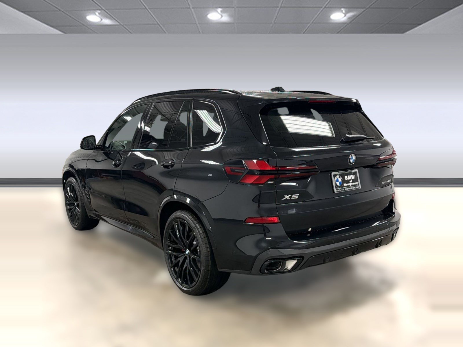 New 2026 BMW X5 sDrive40i w/ M Sport Package RWD image 3