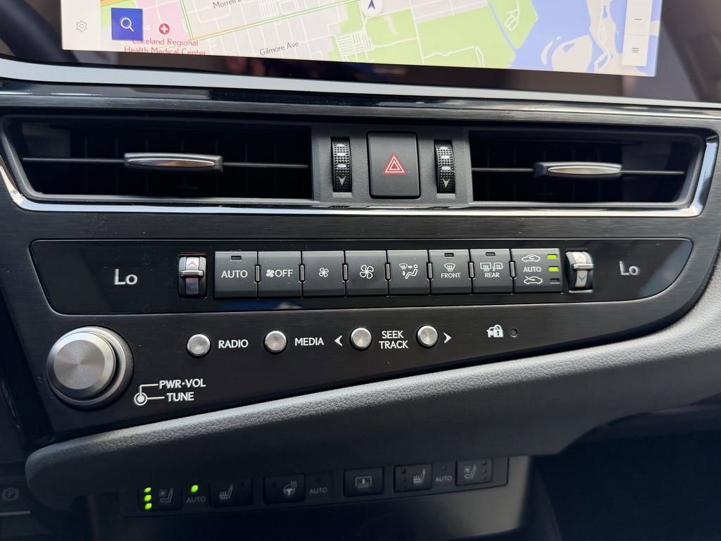 Used 2024 Lexus ES 350 w/ Technology Package FWD image 24