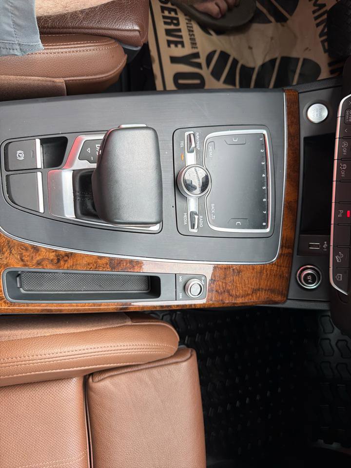 Used 2018 Audi Q5 2.0T Premium Plus w/ Premium Plus Package image 23