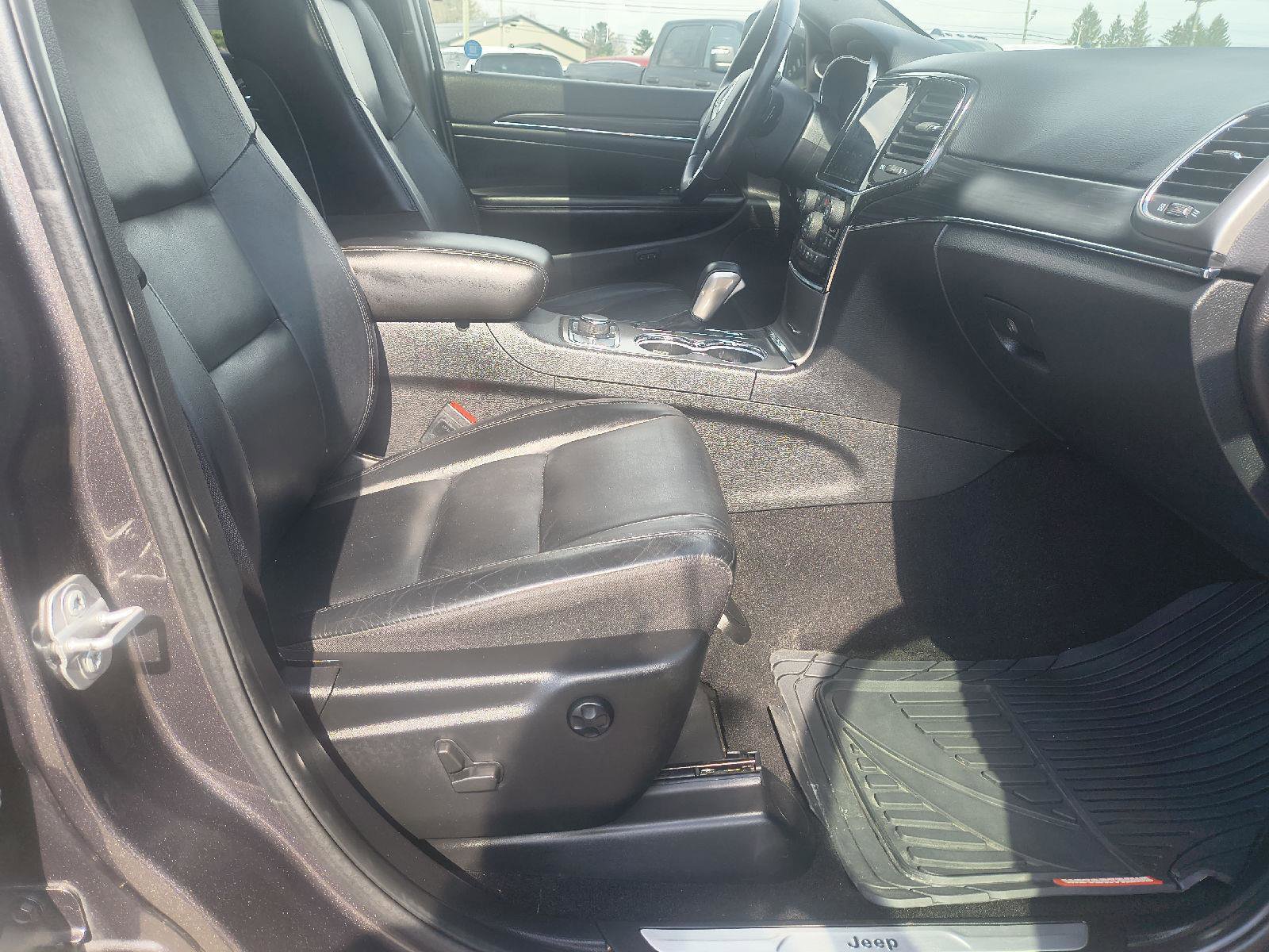 Used 2021 Jeep Grand Cherokee Limited AWD/4WD image 33